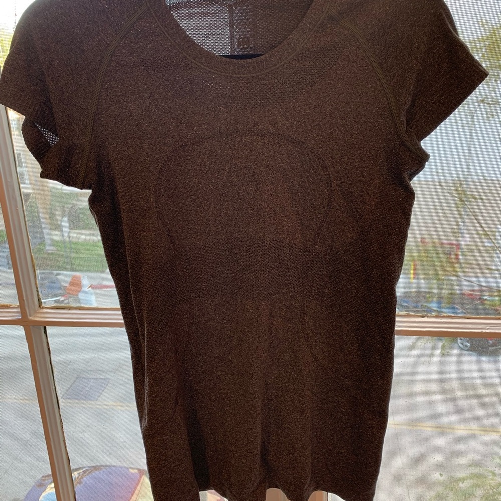 Lulu lemons size 6 running shirt